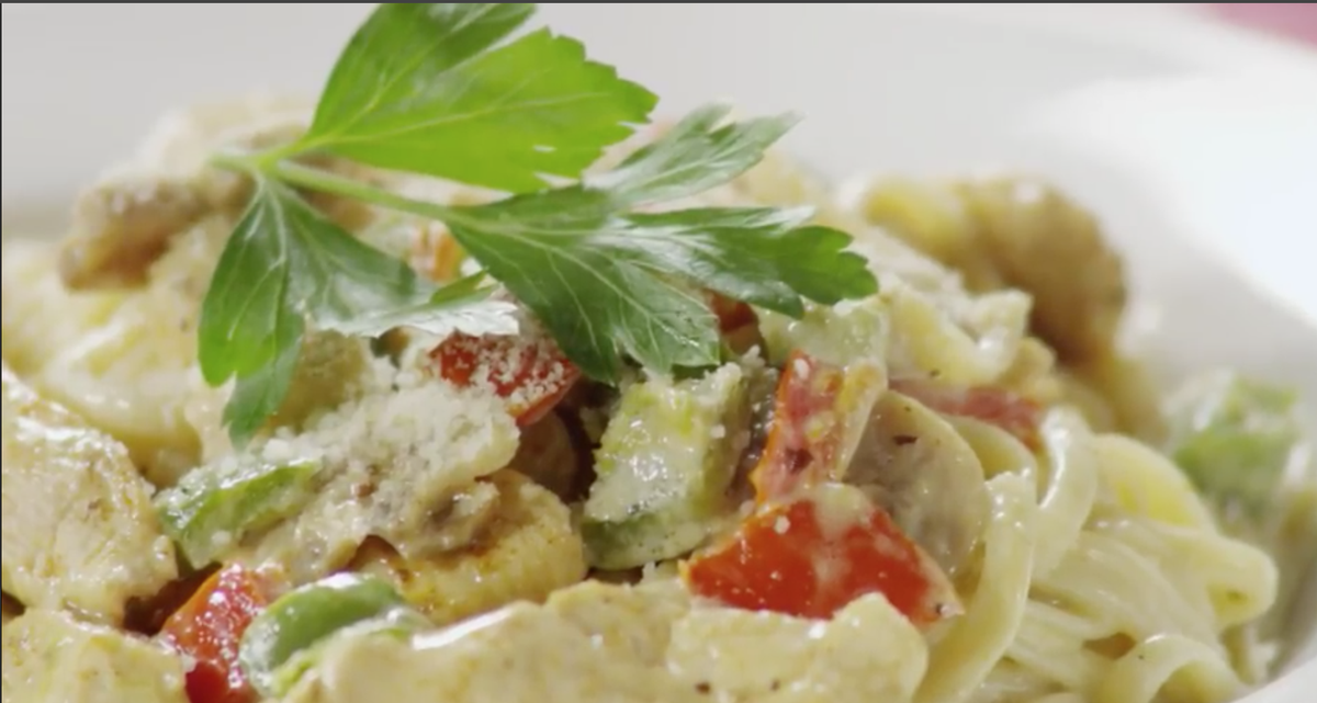 FemmeFitale4's tweet photo. Yummy cajun chicken pasta video recipe mmmm https://t.co/IKxN00Fced https://t.co/wkRvHmDB1x