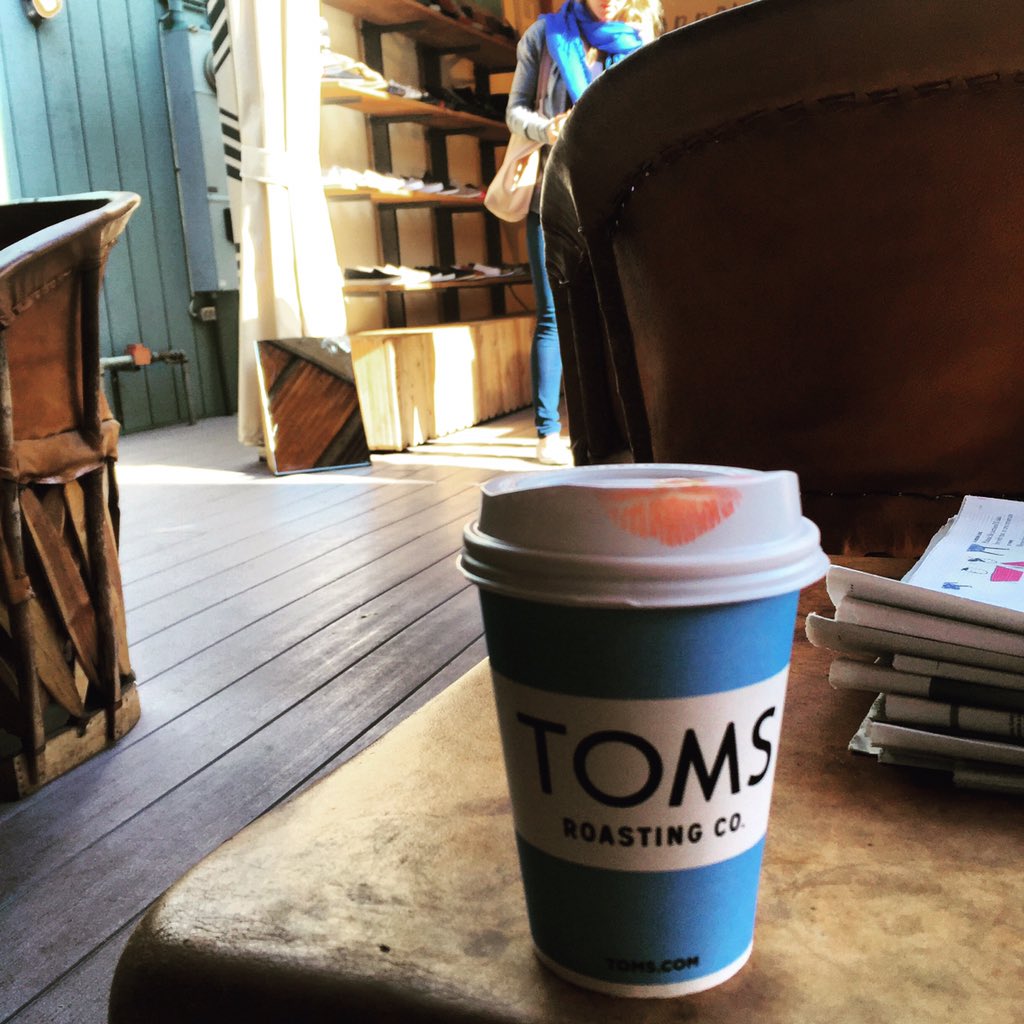 MissusAdventure's tweet photo. Sipping on #blackcoffee and doing some #work on #sundayworkday #TOMS #LA #sunshine https://t.co/qhGqzT1XaC