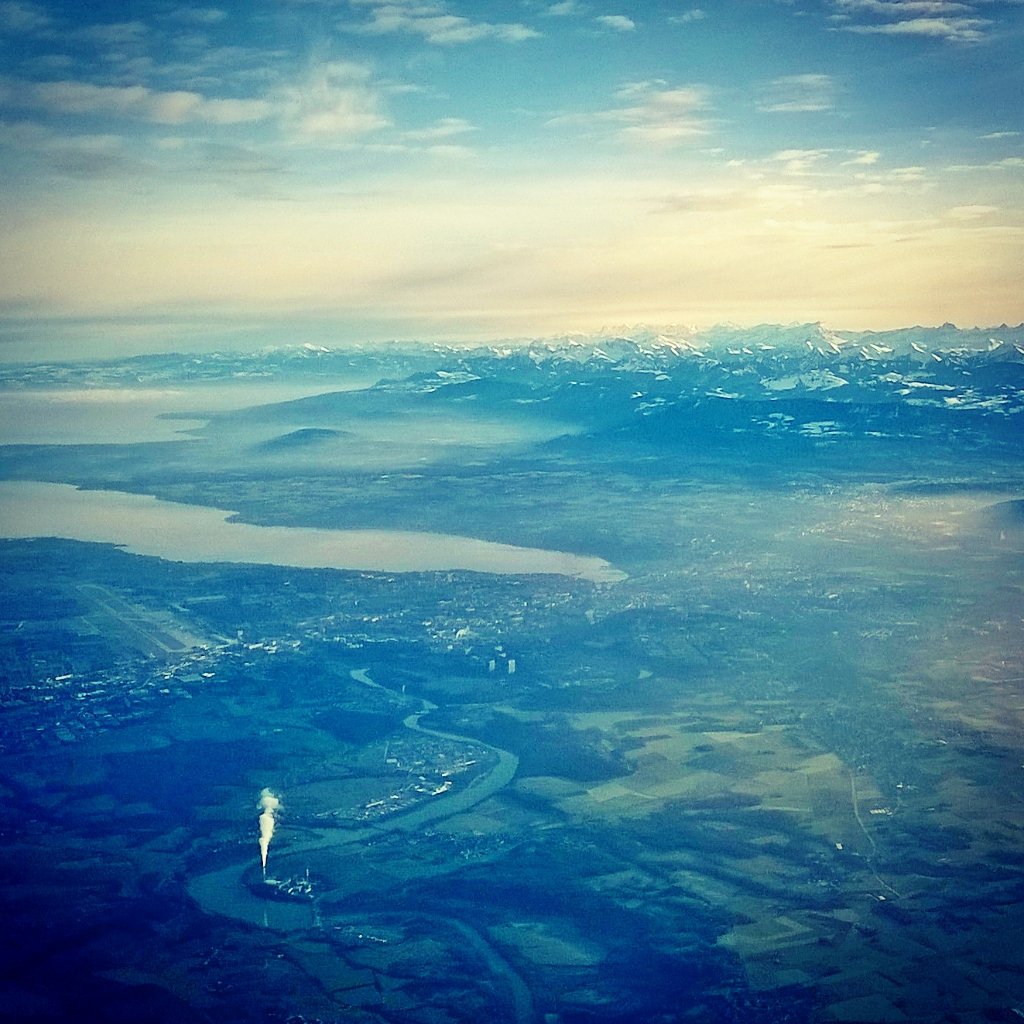 CABnineRT's tweet photo. Great view of the #alps and #lakegeneva departing from #genevaairport today! https://t.co/bJQ00kXzCv