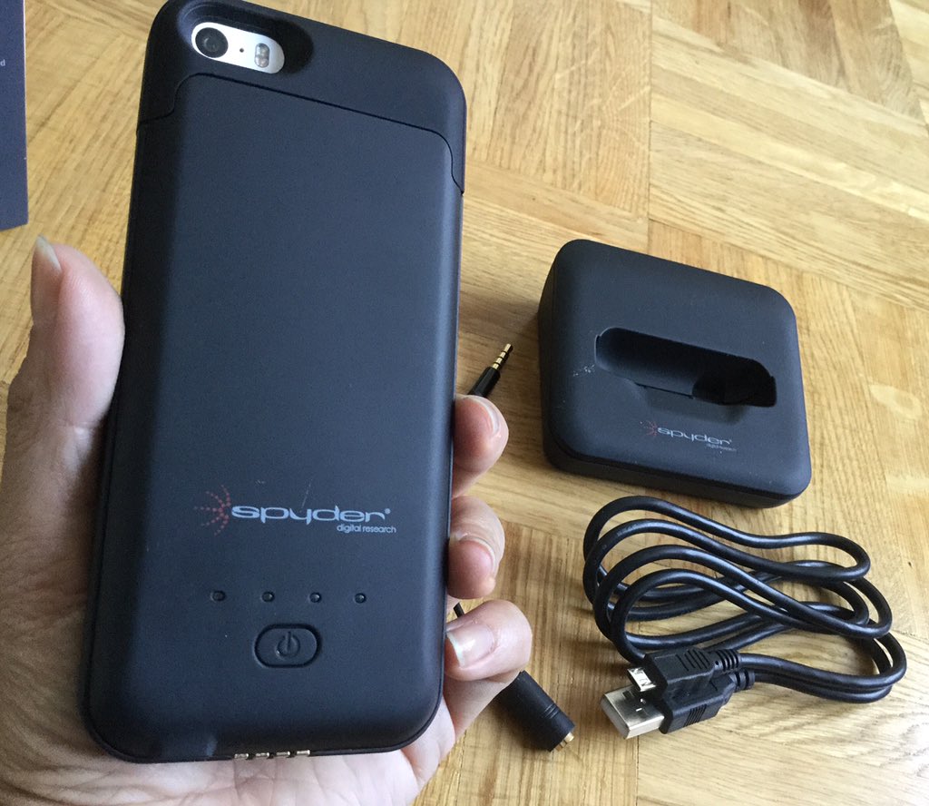 annpirvu's tweet photo. LOVE my new #PowerShadow @spyderstyle iPhone case, thank you for introducing us @stevedolson 👌🏻 https://t.co/FAz5QScxRZ