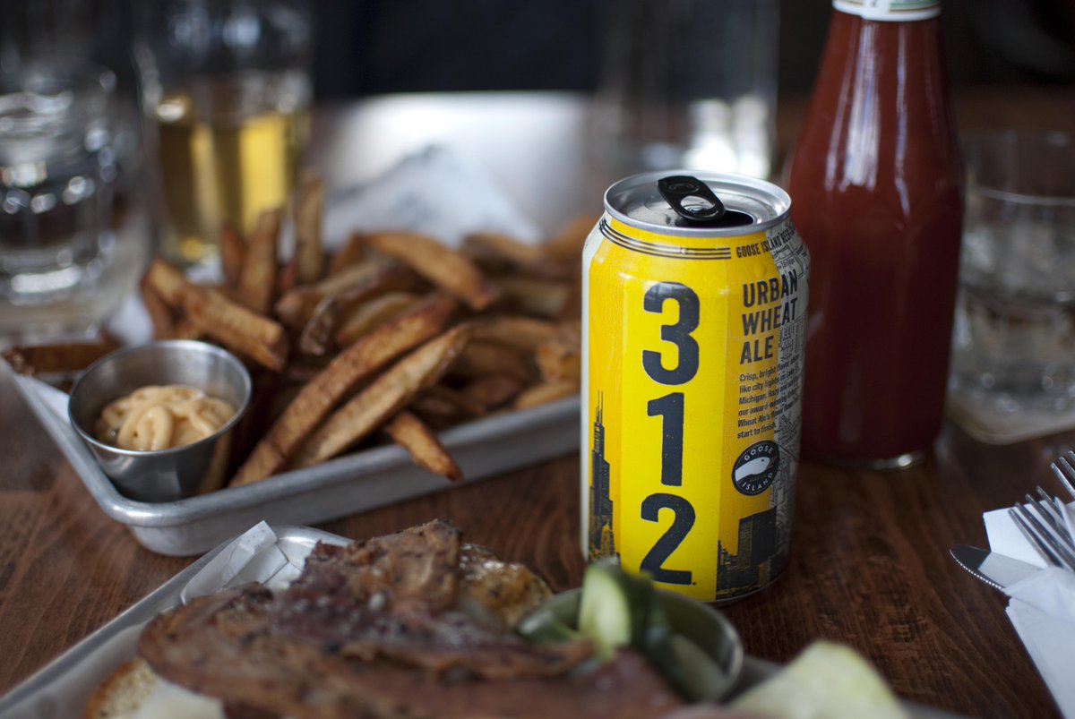 GooseIsland's tweet photo. Beer Can fact No. 3 : Cans are coveted by brewers as they prevent light damage and oxidation. https://t.co/yJRLlOqMlP