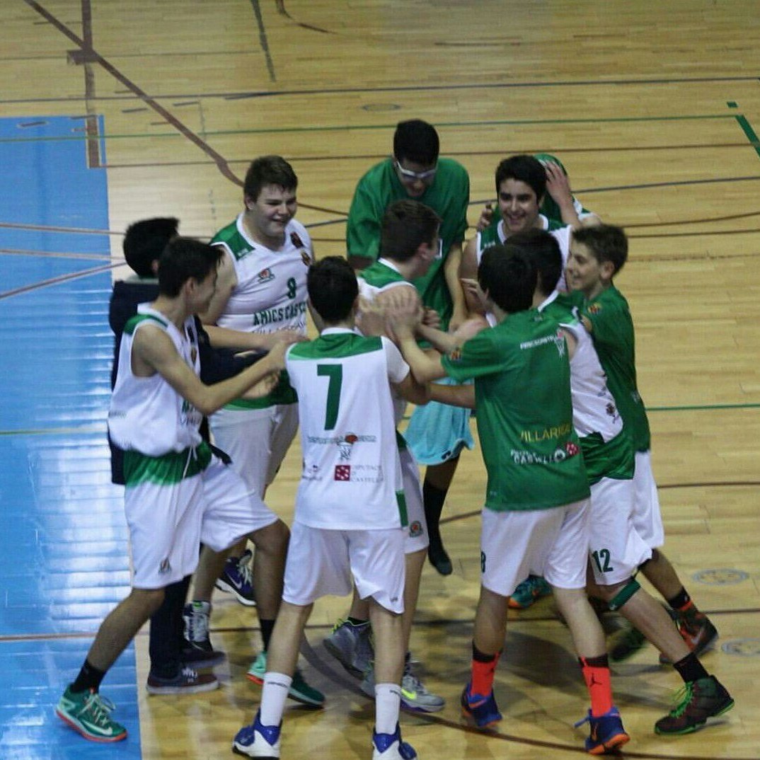 joanbasket's tweet photo. Esta foto define que este es el camino que hay seguir codo con codo, cambiando el yo por nosotros, https://t.co/y4Fyok4Rca