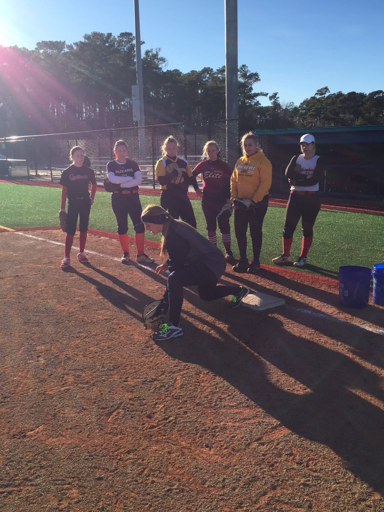 UNCWsoftball's tweet photo. Some action shots from our campers today and a demo from @GingBrownSnap #growthrequireschange https://t.co/bJJksKS8xU