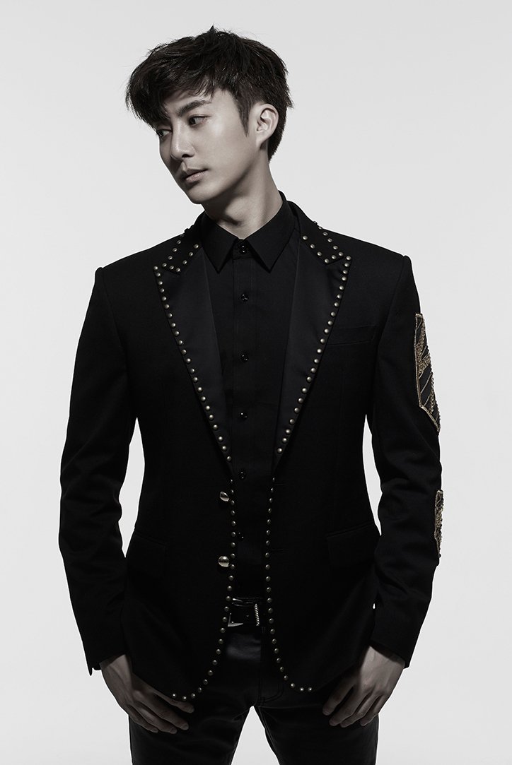 501_timemachine's tweet photo. Handsome and Cute at the same time #ETERNAL5 #SS501 #DoubleS301 https://t.co/wNn8WfwuTD