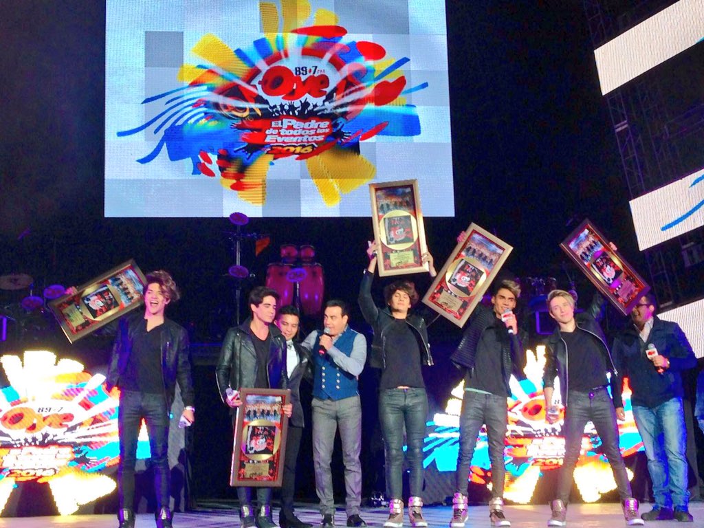 sonymusicmexico's tweet image. Por si no te habías enterado, #TheLastPartyVideo de @somosCD9 es Disco de Oro! 📀💪🏼❤️😍