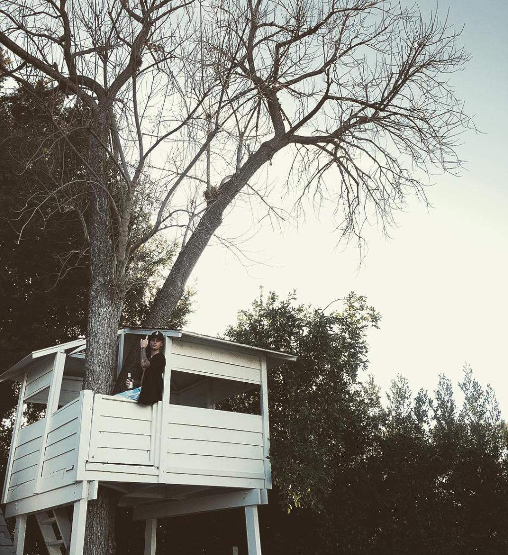 Justin Bieber <a href="/justinbieber/">Justin Bieber</a>: Treehouse flo instacelebs.net/hollywood/just…