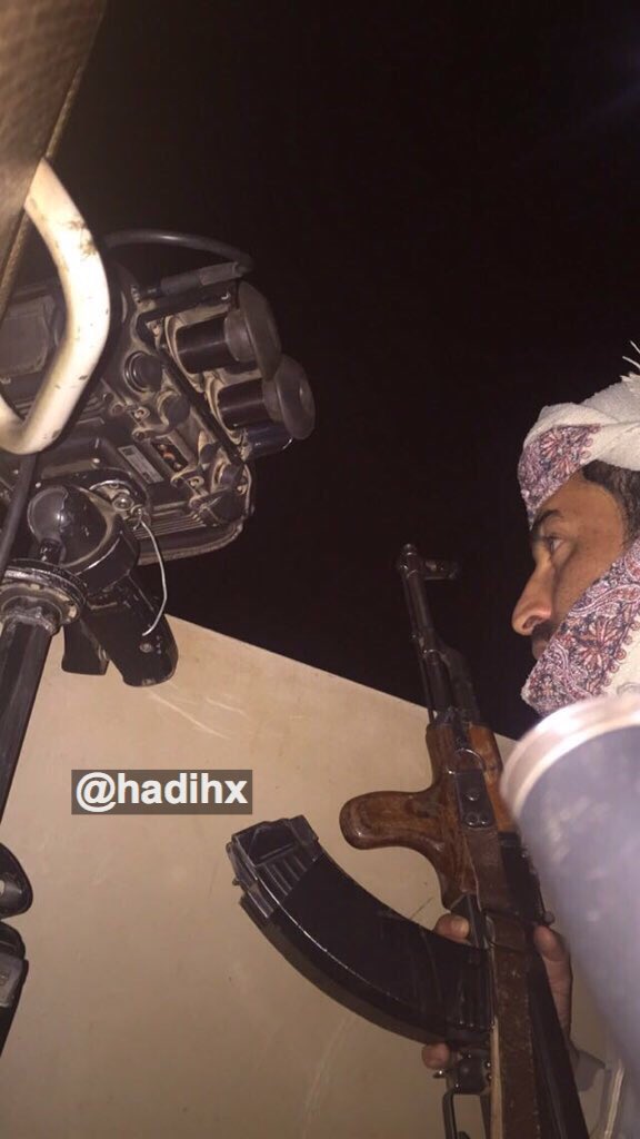 hadihx's tweet photo. قبل قليل .. صورة أحد أفراد حرس الحدود من رقابة حدودية بـ #نجران
"ننام آمنين مطمئنّين ، وجنودنا عيونٌ ساهرة لحراستنا" https://t.co/LSjF84T9ZR