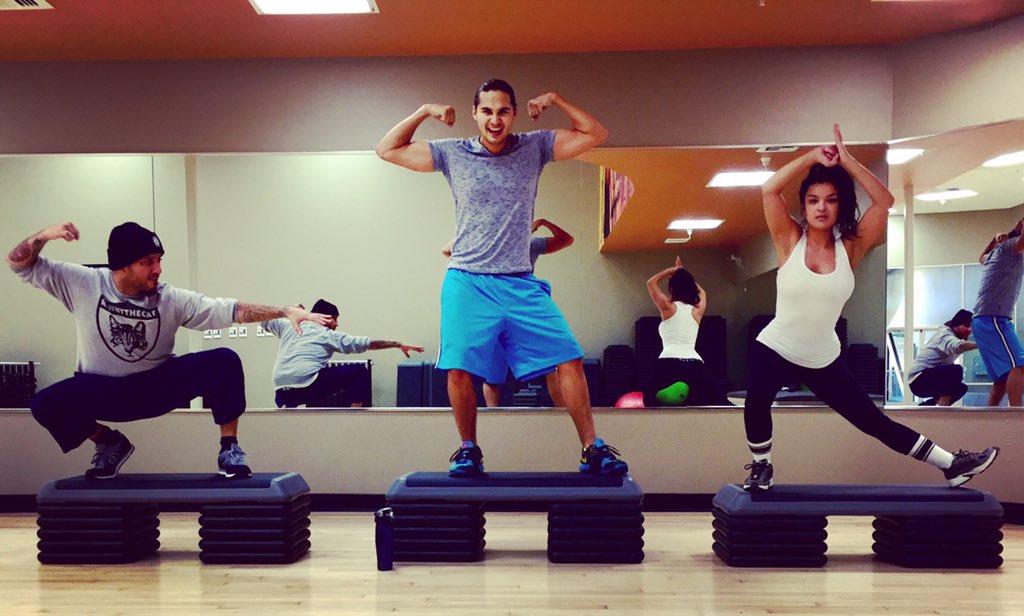 jake_dakota's tweet photo. We are feeling beastly! Was suppose to be a light day but ended up working hard #nativeawesome #nativefit https://t.co/8DcD9qgCEb