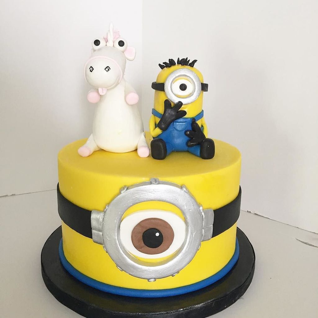 papayaminions's tweet photo. #minions #birthdaycake #fluffyunicorn #toocute #orangecountycake #ocbaker #occakes #socalcakes #irvinecake #minion … https://t.co/aazwPqZ0Ls