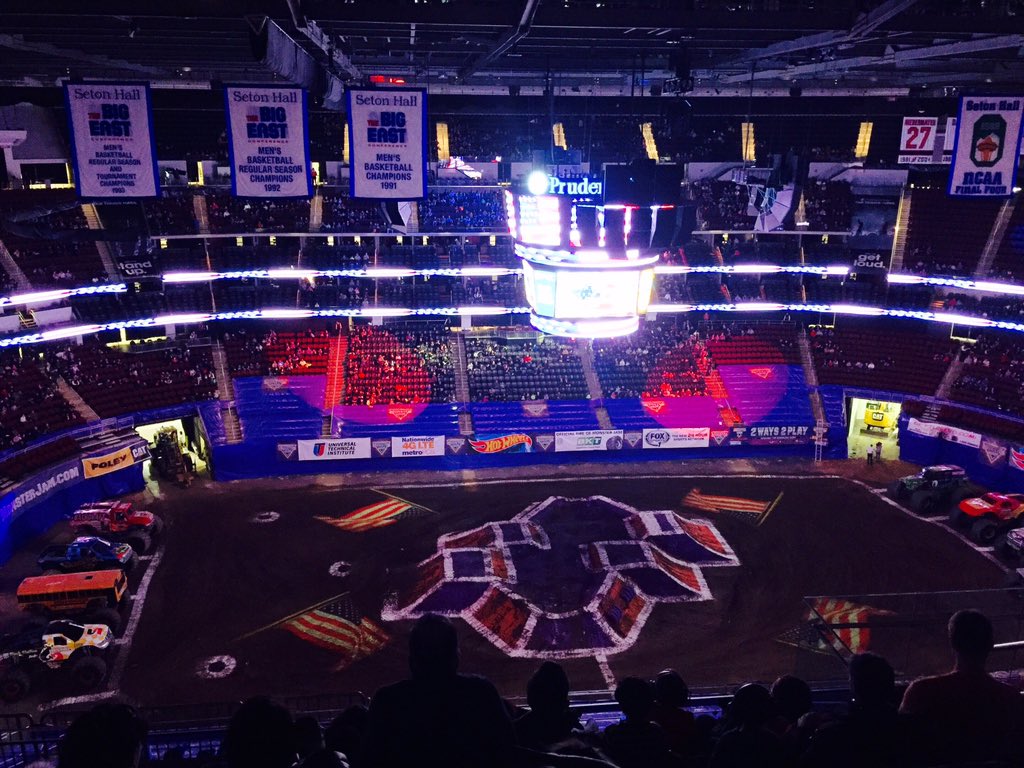 mxmillius's tweet image. Me at #MonsterJam in Newark Nj! So loud