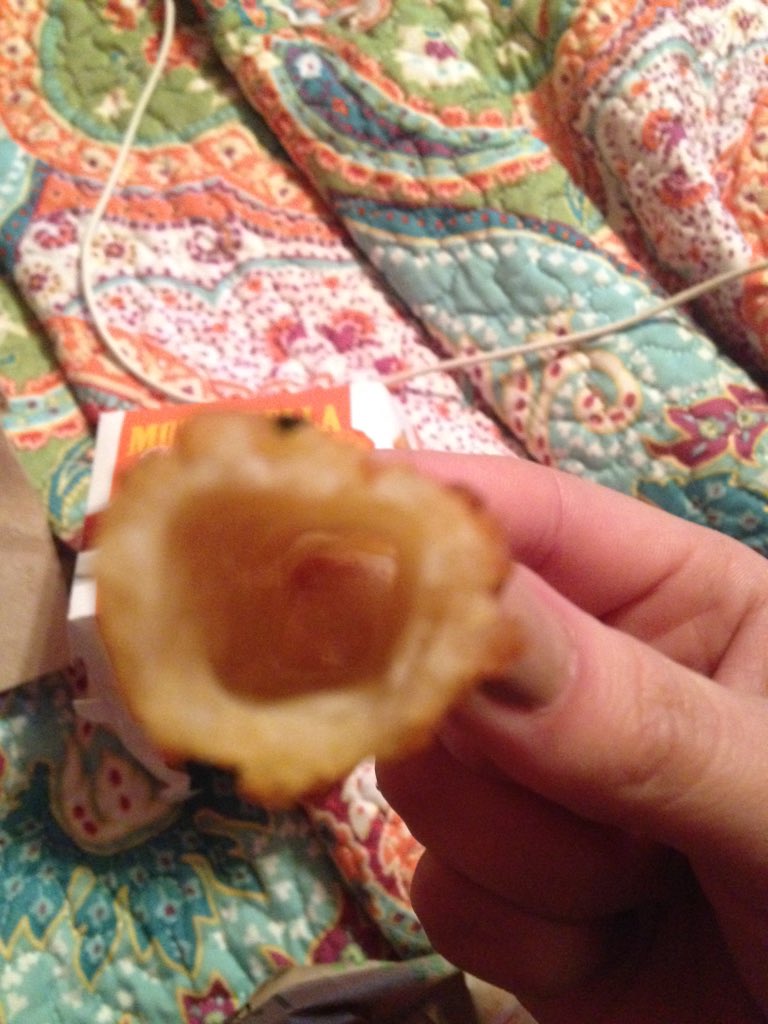 _kayjohnsonn's tweet photo. But where's the cheese? @McDonalds https://t.co/msjFYnXauh