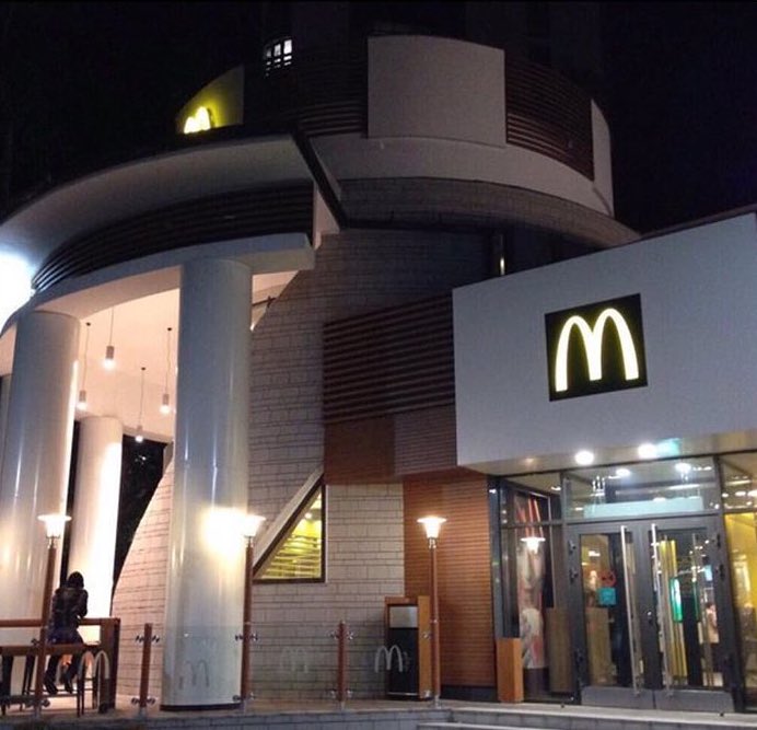 AedynJames's tweet photo. I bet their ice cream machine still broke https://t.co/dT0kFr6BTP