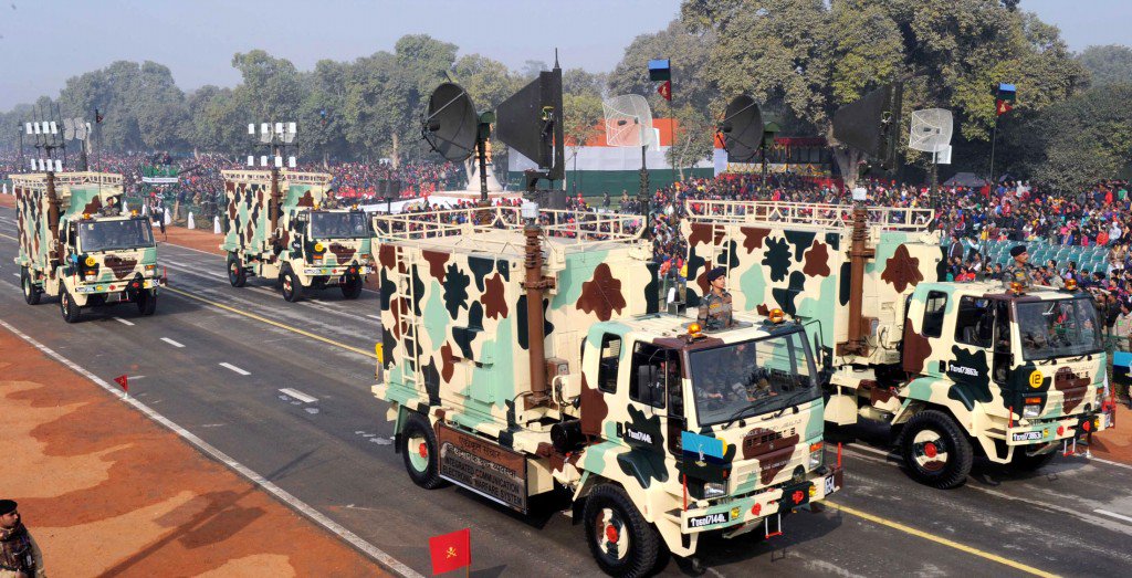 indiandefense's tweet photo. #India unveils home made #COMJAM & #EW System #indianarmy @ArmyRecognition https://t.co/IdaLk1SGL0 https://t.co/DQt2Y3XjXC