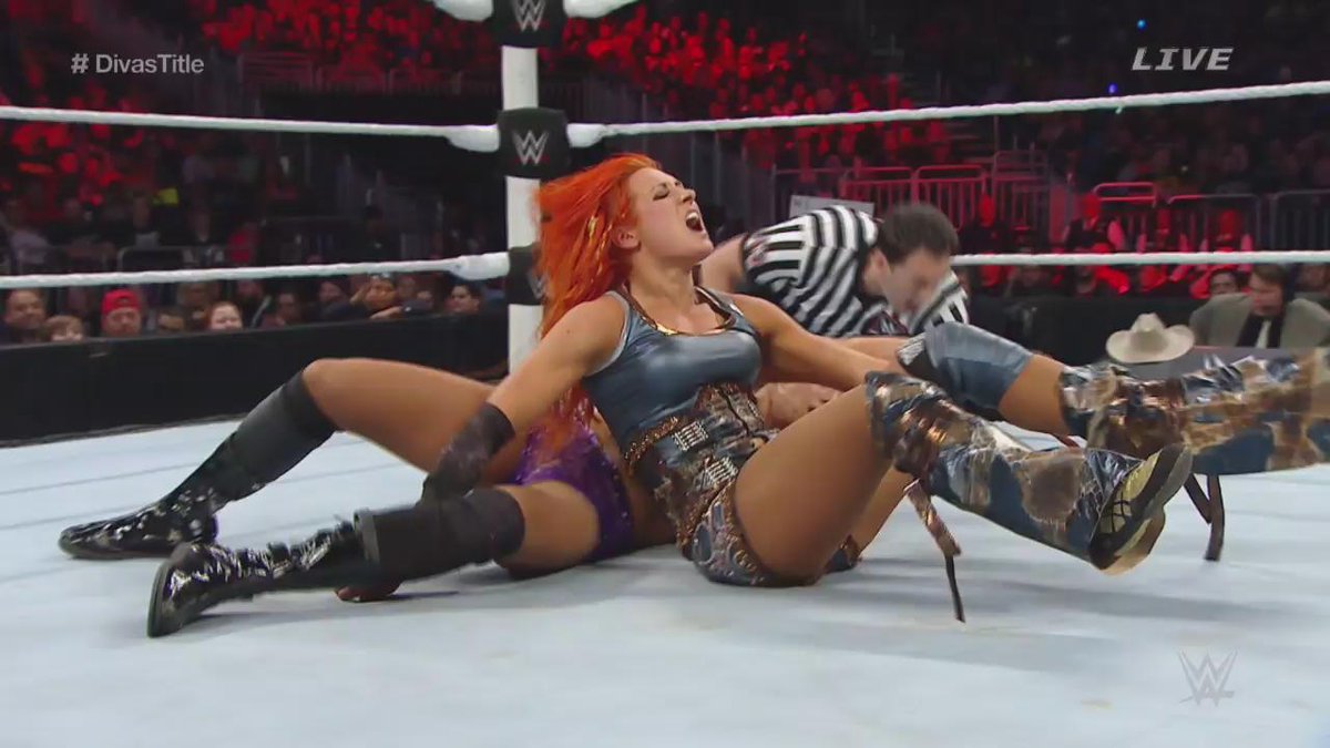 WWEUniverse's tweet image. ONE-TWO-NOOOOO! @BeckyLynchWWE couldn't quite get it done with the #ExploderSuplex... #RoyalRumble #DivasTitle