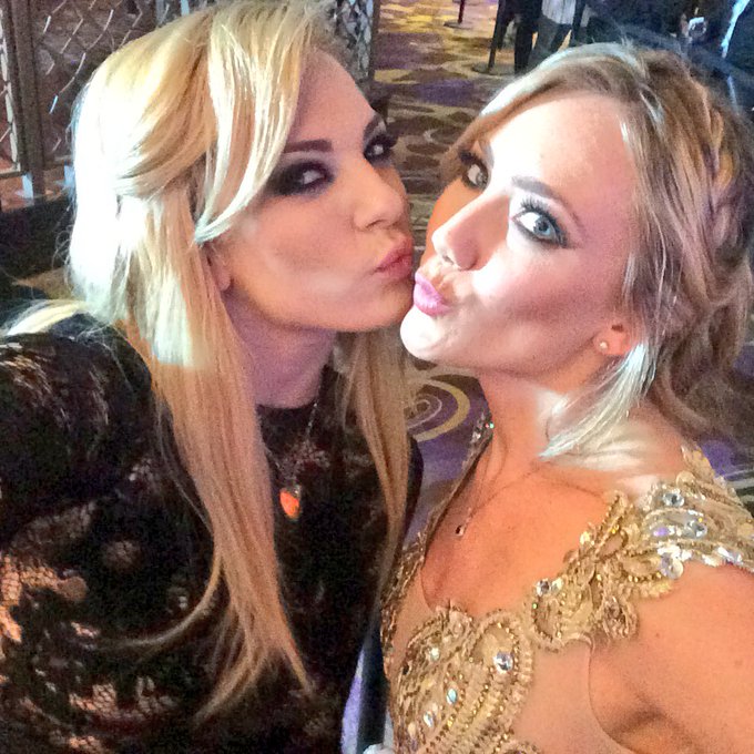 Last night on the red carpet with @AJApplegateXXX. So great seeing you beautiful! 💋❤️😘 https://t.co/<a class="tags" target="_blank" title="On Twitter" href="/?out=eyJ0eXAiOiJKV1QiLCJhbGciOiJIUzUxMiJ9.eyJpYXQiOjE3MjE5OTQ5MTQsImlzcyI6InR3cG9ybnN0YXJzLmNvbSIsIm5iZiI6MTcyMTk5NDkxNCwiZXhwIjoxNzUzNTMwOTE0LCJyZWRpcmVjdF91cmwiOiJodHRwczovL3R3aXR0ZXIuY29tL0FKQXBwbGVnYXRlWFhYIn0.soClK4rP-LJknt2VBYoWsBVncsYCTmNtK26n4CTZmxkn2XKdlcB6xlU0NCR2e-2yVIeWjWhob4NBJXOrZ8bPsA">@AJApplegateXXX</a><a href="/tag/mvsales"class="tags"><span>#mvsales</span></a>