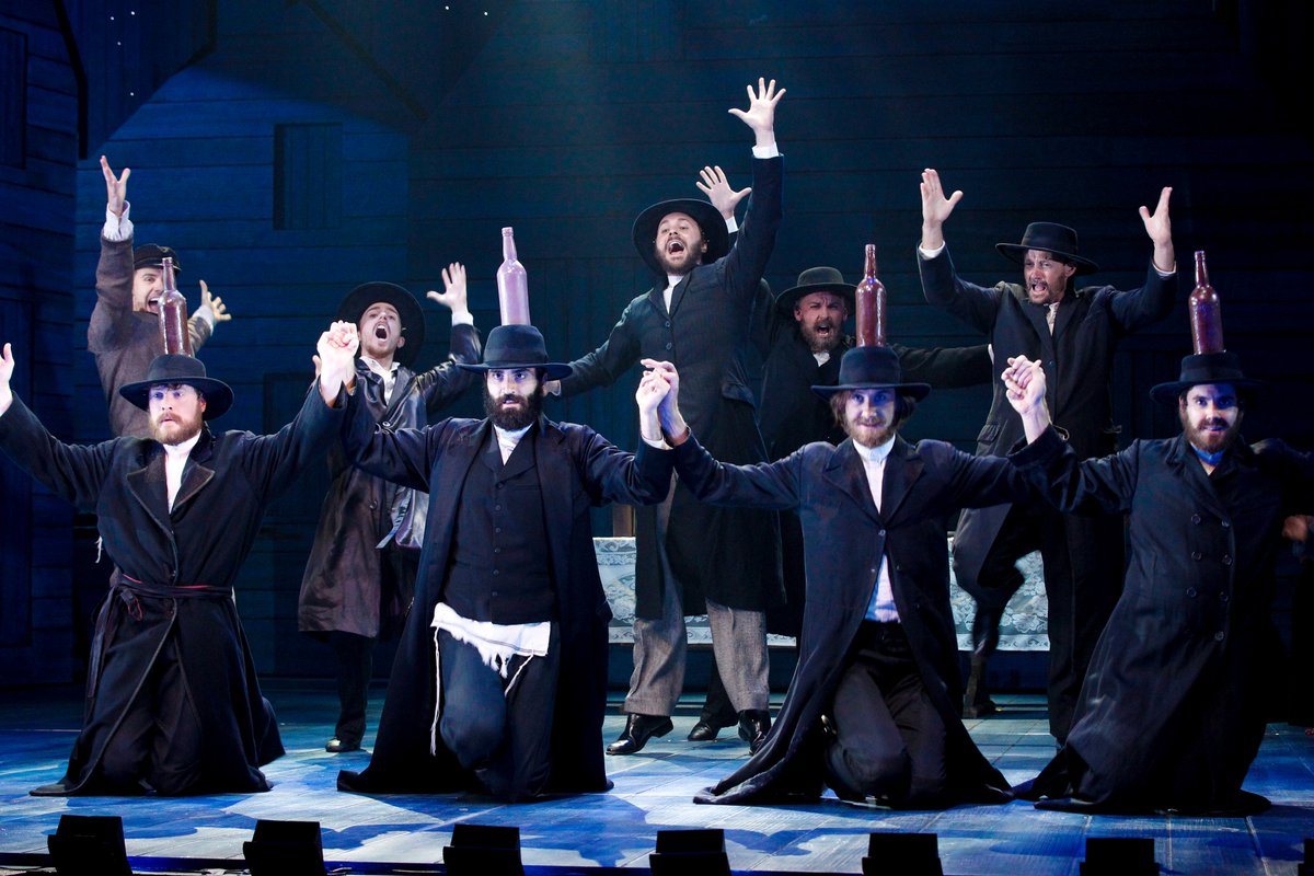 CapitolSydney's tweet image. We 💗 these @FiddlerInOZ production shots (by Jeff Busby)! @CapitolSydney from 23 March. #FiddlerOnTheRoof #Sydney