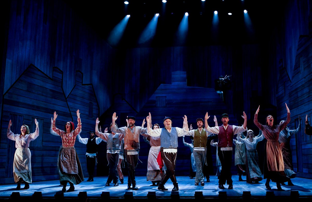 CapitolSydney's tweet image. We 💗 these @FiddlerInOZ production shots (by Jeff Busby)! @CapitolSydney from 23 March. #FiddlerOnTheRoof #Sydney