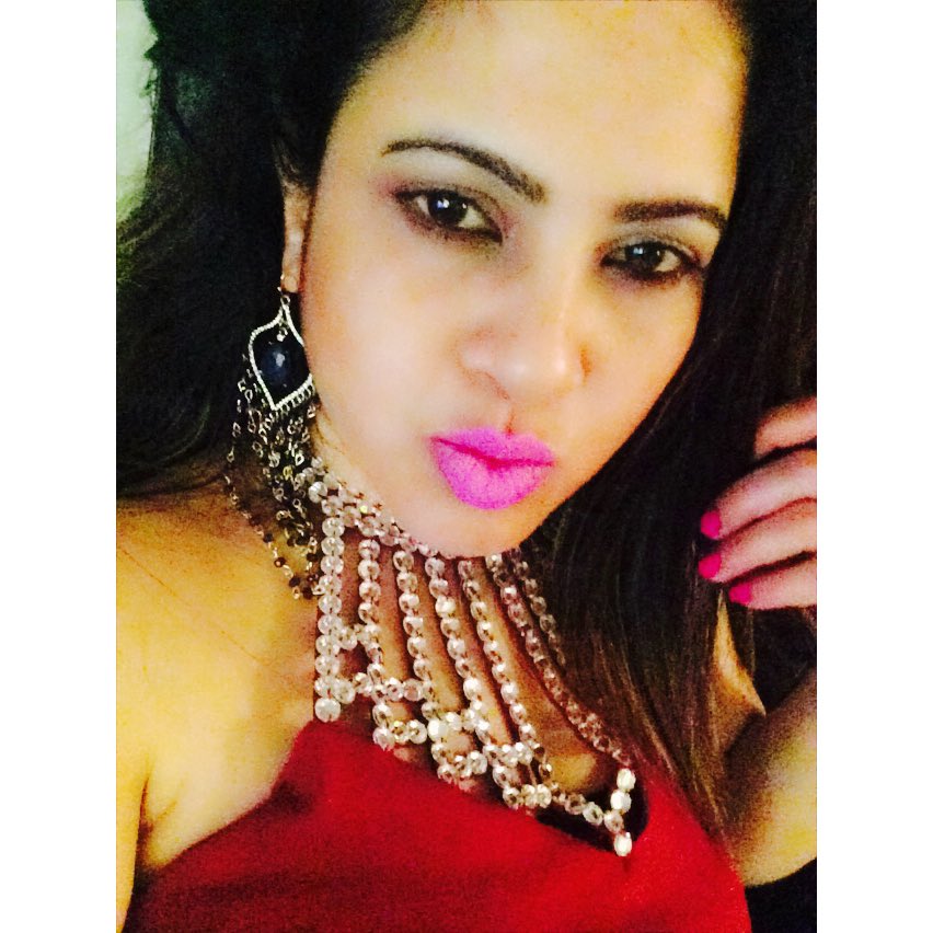 PriyaDanny tweet picture