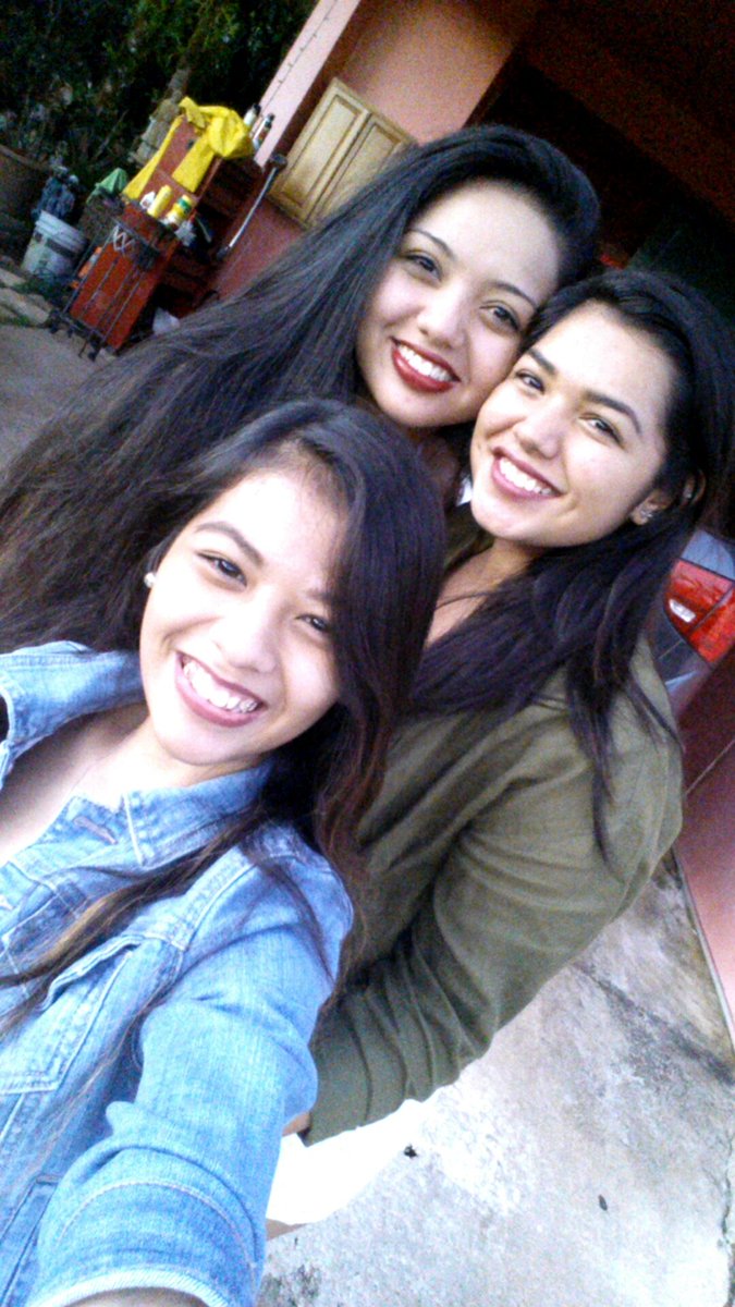 kaekaemiha's tweet photo. Happy Birthday 🐝FF! ( insert long meaningful paragraph) I 💖 you more than sushi! @leinaninededog  😘🎉🎂💕👯 #BFSK https://t.co/e4SThVg53F