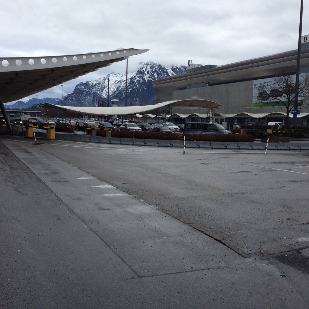 Tim4Shaw's tweet photo. #salzburg #austria #m20d ✈️❄️ https://t.co/wIrAW1UqCH