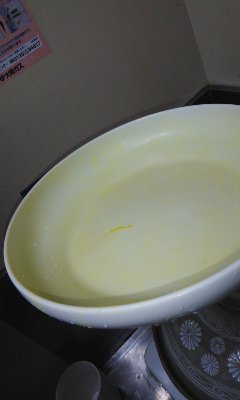 プラスチック食器についたカレー黄ばみの落とし方 簡単 汚れの取り方を紹介