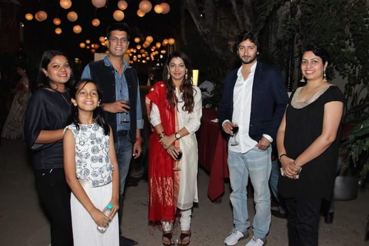 KunalKKapoor_FC's tweet photo. Dashing @kunalkkapoor with @sritianne at Sudhir Sharma's photography exhibition. https://t.co/6eEhljHUkN