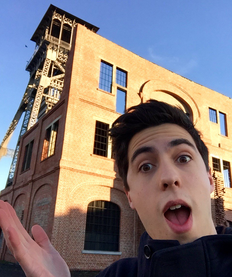 Welkom bij <a href="/QBFoxes/">Quick Brown Foxes</a> in het zonnige Limburg! Op @cminecrib doe ik copy, strategie en werk ik aan mijn Genkse tongval.