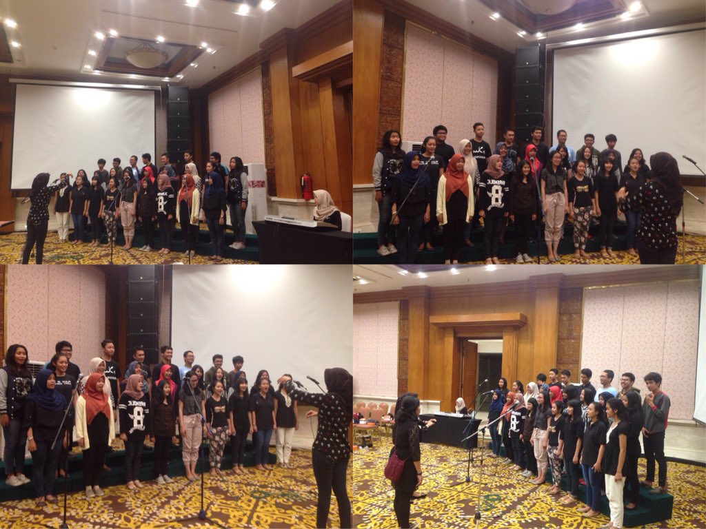 Gladi bersih persiapan acara wisuda di Hotel Patra Jasa.

(Paduan Suara FKM UNDIP 2016)
<a href="/psmfkmundip/">PSM FKM UNDIP</a> 
#SingWithSoul