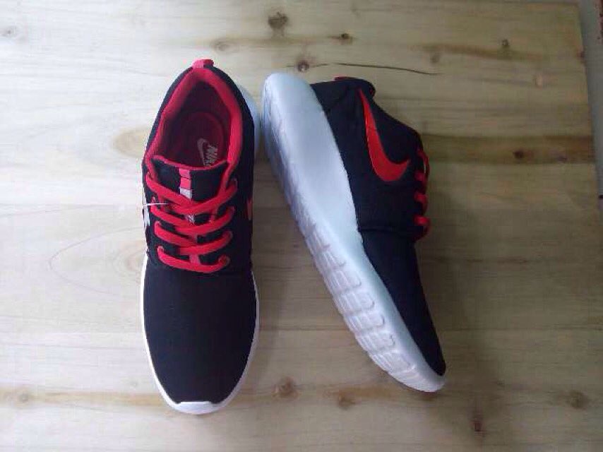 Nike Rosherun
40-44
IDR 250
Invite Pin 26F329C6 
WA : 085359970024
