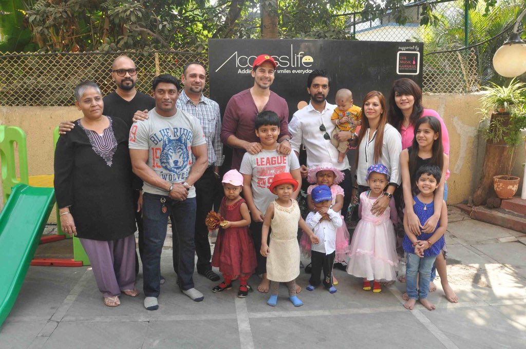 A NOBLE ACT!! #DinoMorea spends quality time with cancer affected kids!