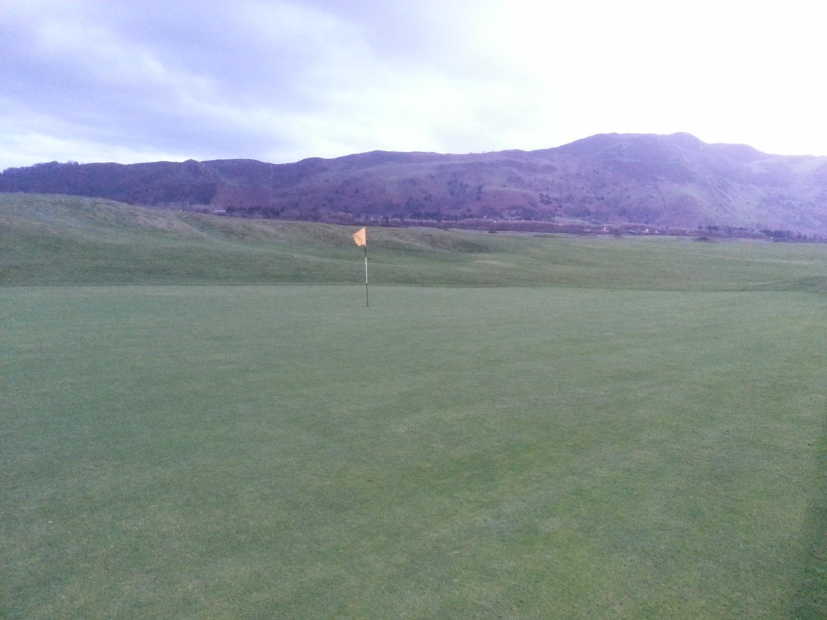 leejonesyboi's tweet photo. Were drying out at last @conwygolfclub But how long for ? #forecastingrain https://t.co/gSP98S4Lsb