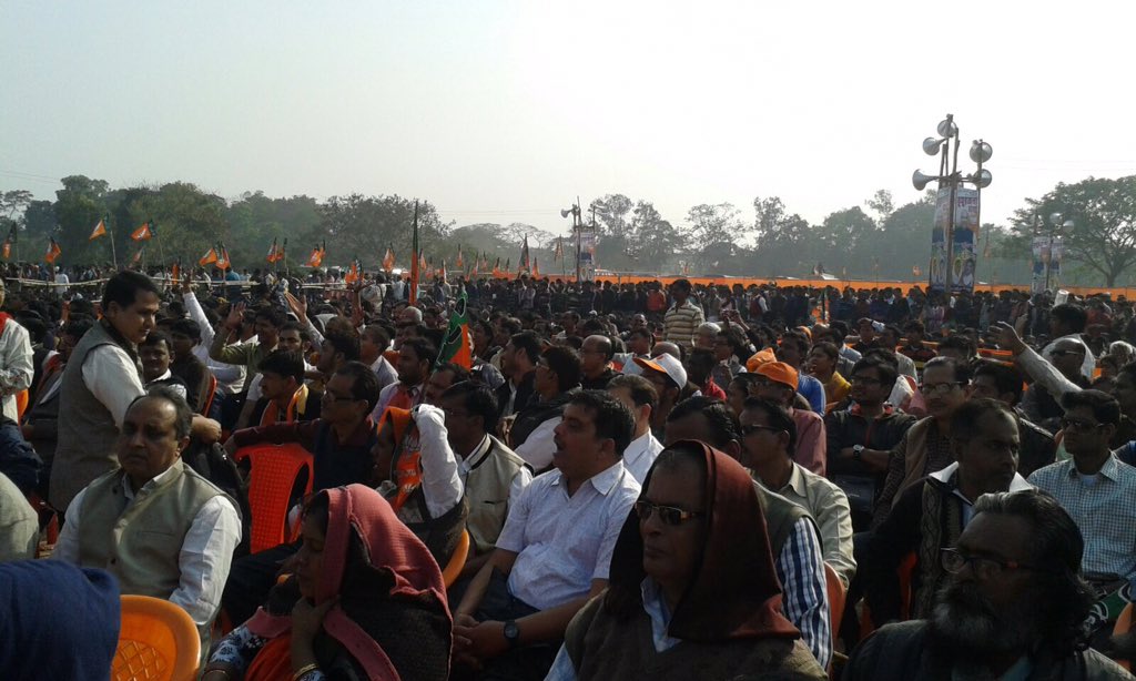 amitmalviya's tweet photo. Massive crowd for Shri @AmitShah's rally in Dumurjola, West Bengal today.. #AmitShahInHowrah https://t.co/9tEPDmKgQk