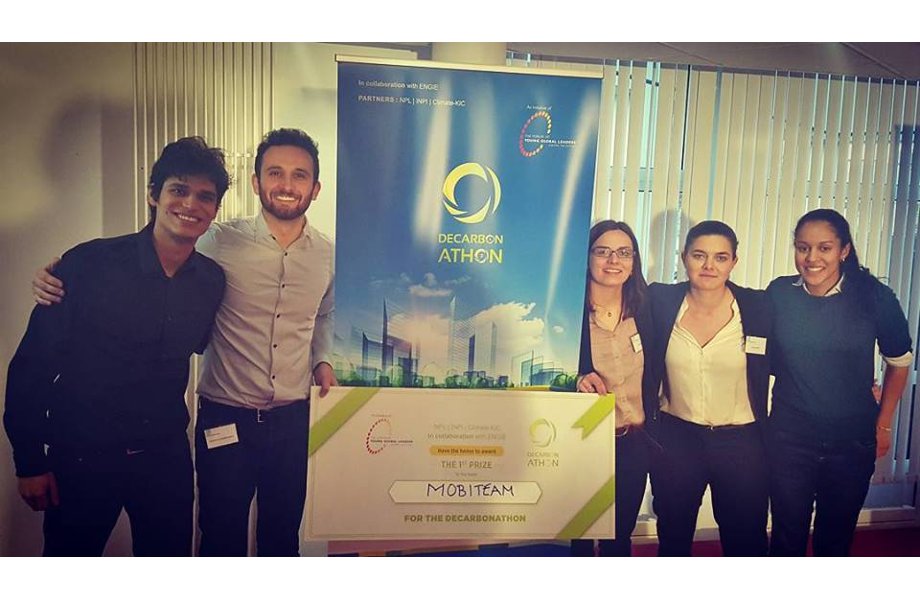 eNergy_Btqe's tweet photo. Bravo aux #étudiants @ESIEEPARIS gagnants du challenge #DECARBONATHON - @Mobili_team  https://t.co/82DWtDiDt9 https://t.co/prfToTQc0a