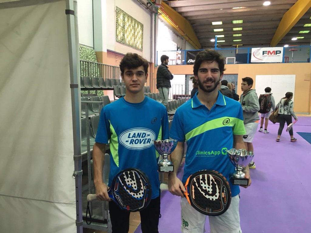 fernanrl97's tweet photo. Empezamos bien el año @bullpadelsport  @clinicsapp https://t.co/EZoeIde9Ob