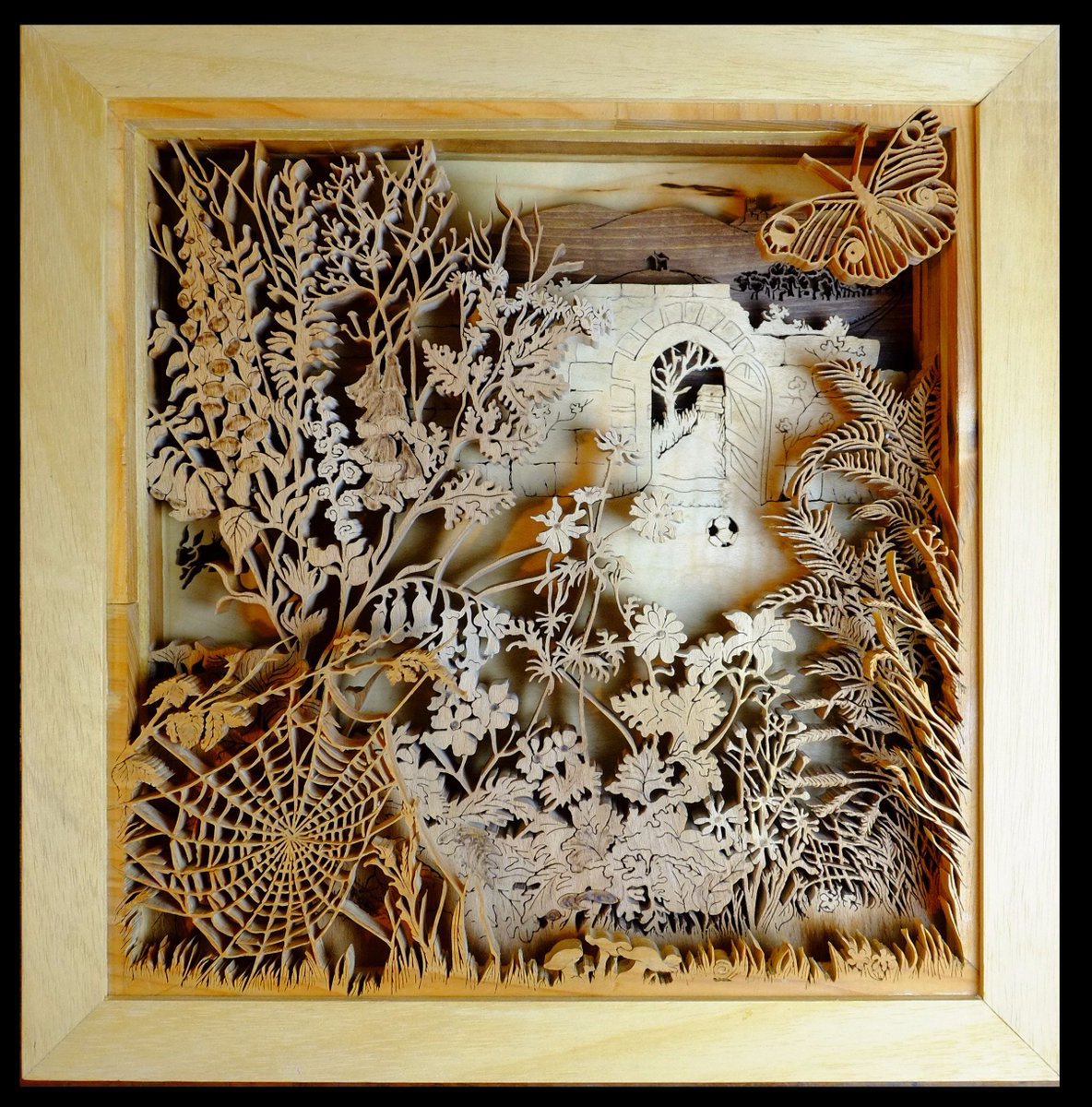 FionaKingdon's tweet photo. Secret Garden layered scrollwork. 11" x11" hand cut ©Fiona Kingdon #woodart #scrollwork# artistinwood#secretgarden https://t.co/mGbKE98URF