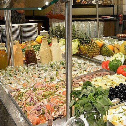 Heerlijk dineren na een #meeting? Wij bieden heerlijke buffetten of a la carte menu's! #wherebusinessmeetspleasure