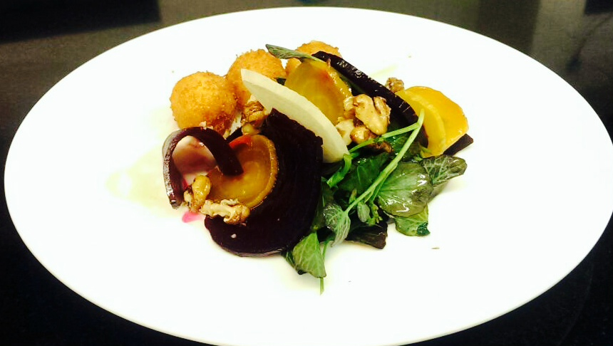 Jacquierocco's tweet photo. Luciano's - Goats Cheese, roasted beetroots, pickled beetroots with sticky walnuts and English honey at @sanctumotg https://t.co/9ABb0I8luQ