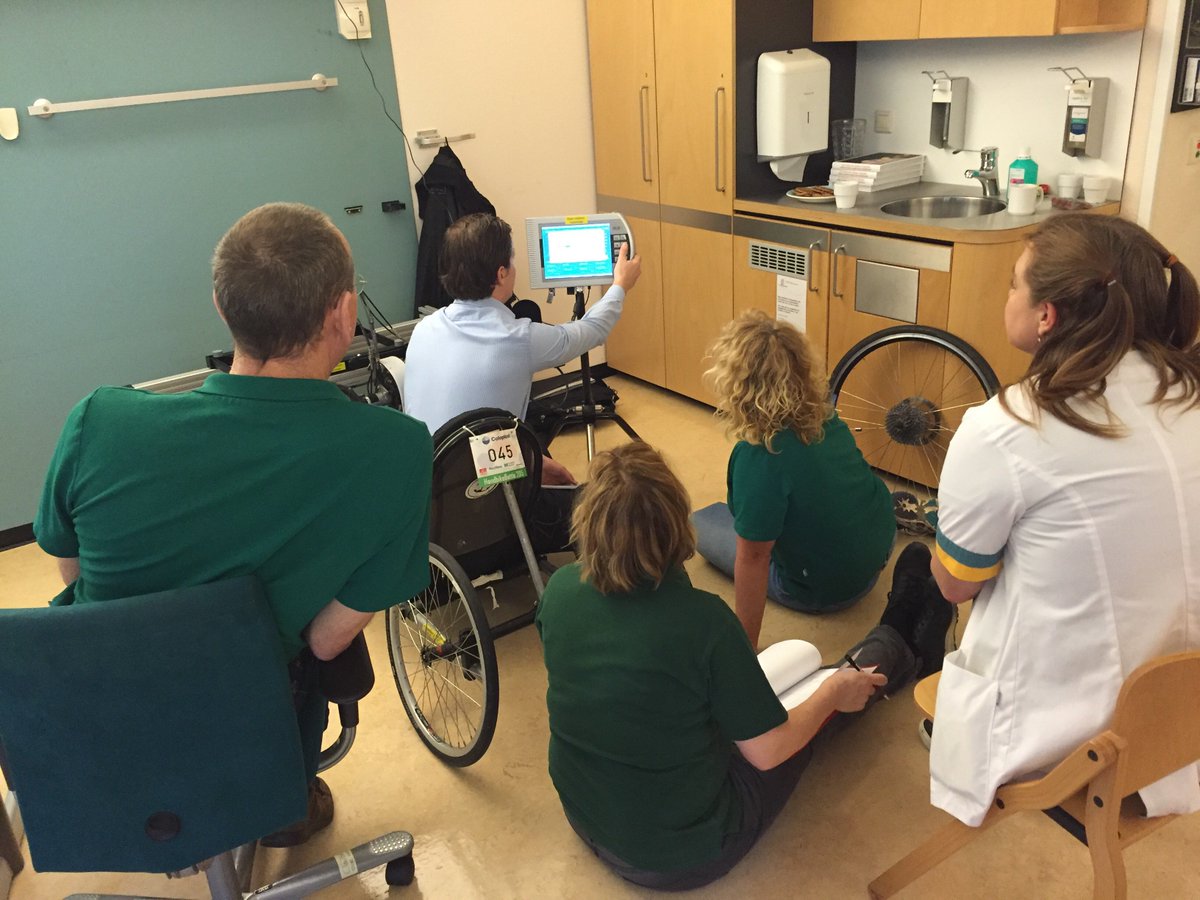 ocmer's tweet photo. Ondertussen in het @fieldlab @maartenskliniek #Cyclus2 https://t.co/Jk0kUWTB7x voorbereiding @HandbikeBattle https://t.co/YTuZcHn2KW