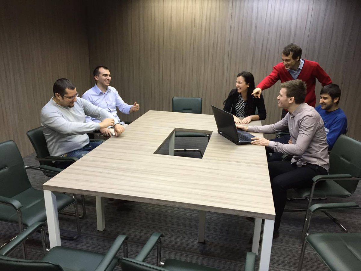 CegekaRomania's tweet image. Cu truda si cu mult spor,
Cautam #programator.
Sa scrie ca #Eminescu,
Pe limba lui “.NETescu”.