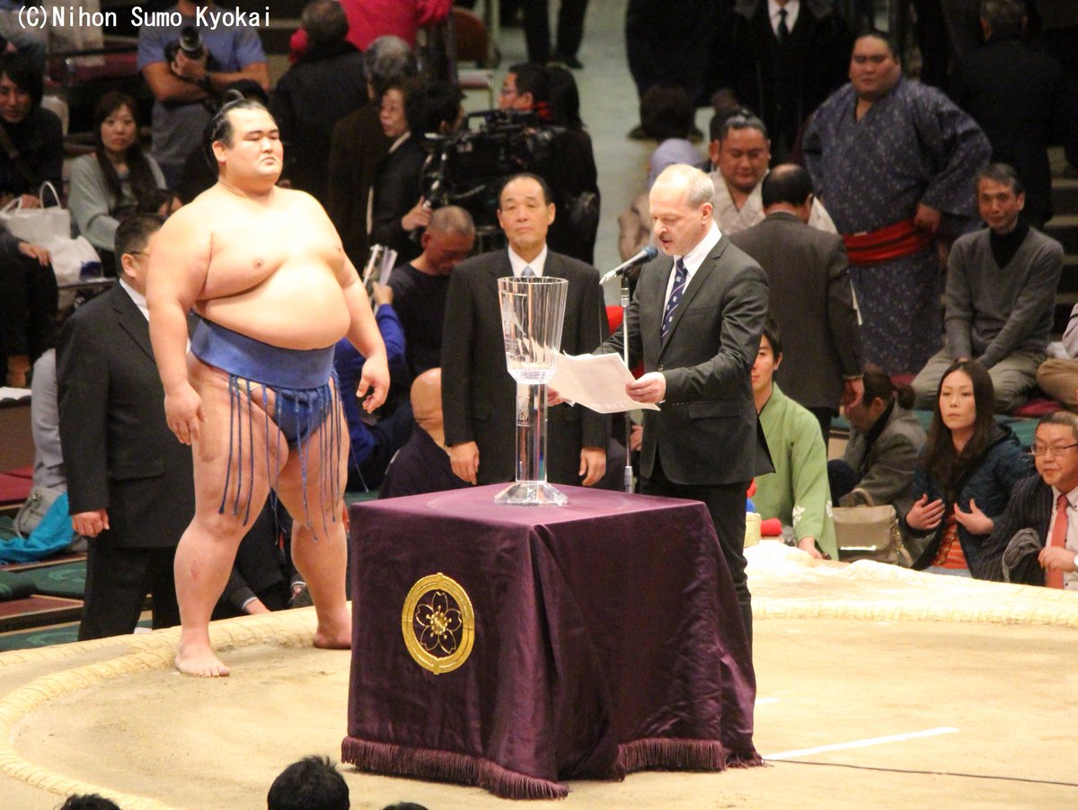 日本相撲協会公式 Sur Twitter 一月場所表彰式 優勝した琴奨菊に モンゴル国総理大臣賞 チェコ国友好杯 メキシコ合衆国友好楯ブルガリア共和国優勝杯 Sumo T Co T8vpjuig9w 日本相撲協会公式 Sur Twitter 一月場所表彰式 優勝した琴奨菊に モンゴル国総理大臣賞 チェコ国友好杯 メキシコ合衆国友好楯ブルガリア共和国優勝杯 Sumo T Co T8vpjuig9w
