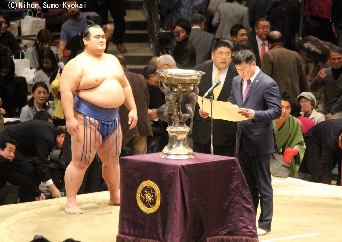 日本相撲協会公式 Sur Twitter 一月場所表彰式 優勝した琴奨菊に モンゴル国総理大臣賞 チェコ国友好杯 メキシコ合衆国友好楯ブルガリア共和国優勝杯 Sumo T Co T8vpjuig9w 日本相撲協会公式 Sur Twitter 一月場所表彰式 優勝した琴奨菊に モンゴル国総理大臣賞 チェコ国友好杯 メキシコ合衆国友好楯ブルガリア共和国優勝杯 Sumo T Co T8vpjuig9w