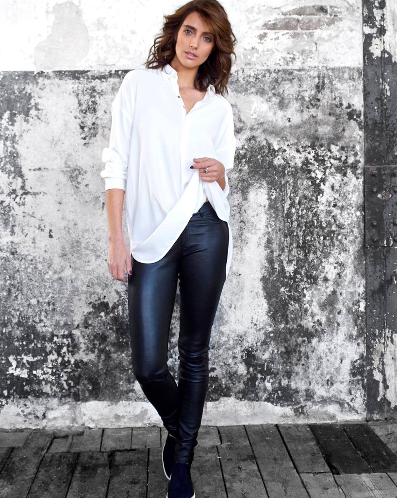 MarvyRieder's tweet photo. Repost @astridelisee
The AE Boyfriendshirt. From March in the stores! #astridelisee #silkbasics #silk #keypiece https://t.co/H8TWrTmXZH