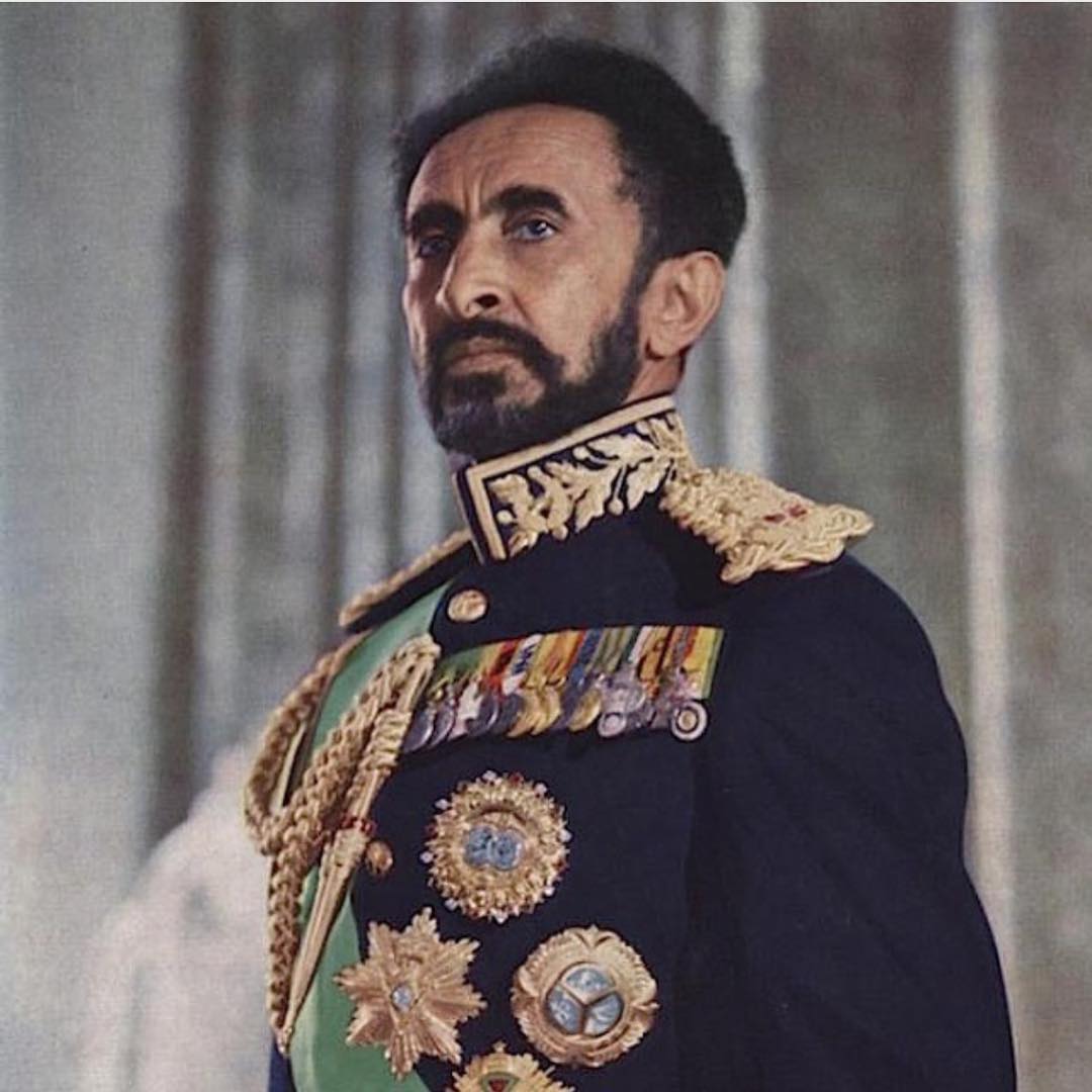 JAH RASTAFARI MORNING 'Foundation in the holy place Rastaman nuh run rat race' #LIONORDER #JAHARMY <a href="/stephenmarley/">Stephen Marley</a>