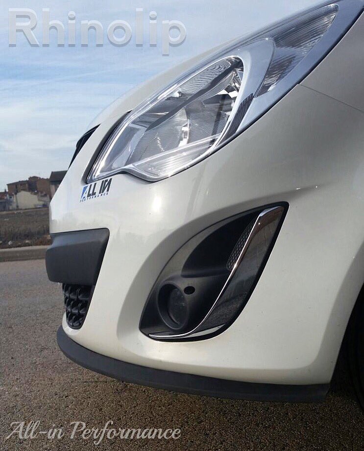 Rhinolip instalado en Opel Corsa D
