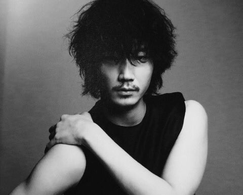pgtylbz's tweet photo. とにかく、えっろい綾野剛みたいわぁ…で最後に幼少期剛。こんな小さな剛がこんなえっろい男になりました。えろいえろいえろいむらむらむら https://t.co/6RXSl5ZHJl