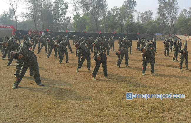 विद्यार्थीलाई सैनिक तालिम (फोटो फिचर) bit.ly/1ORA28H