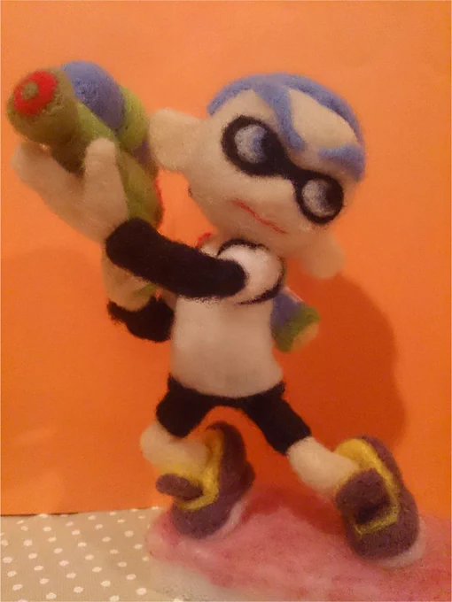 イカくんの巻。背中のインクタンクにセロハンみたいなのをまいたのがポイントである。
#スプラトゥーン #アクレーヌ 