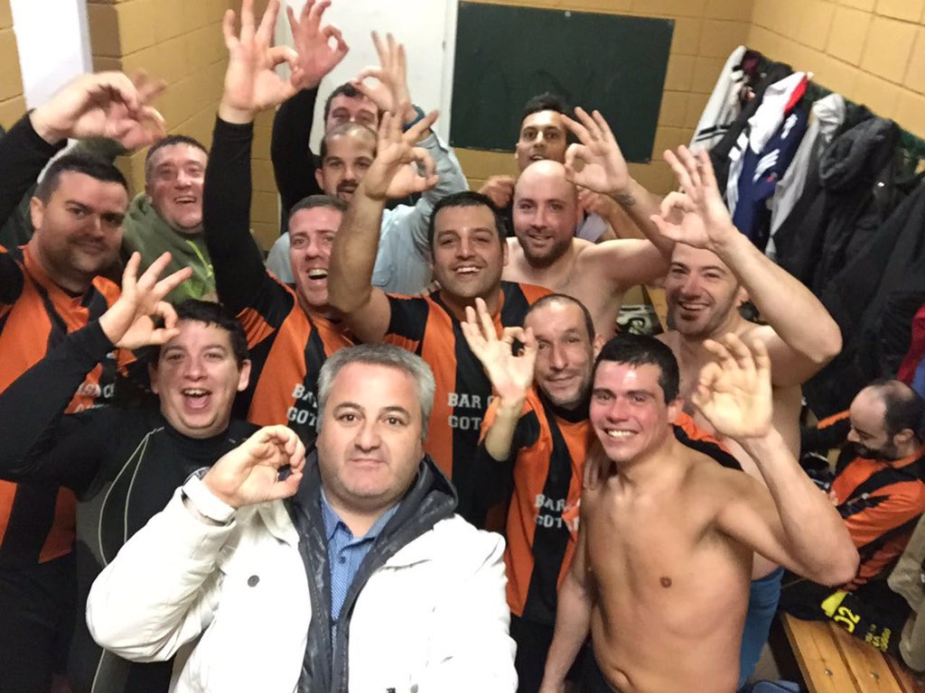 CasaCastroED's tweet photo. @dereckvinear tú palo de selfie nos marca el camino...
#CasaCastroFuerzayHonor https://t.co/KXQMI970Mt
