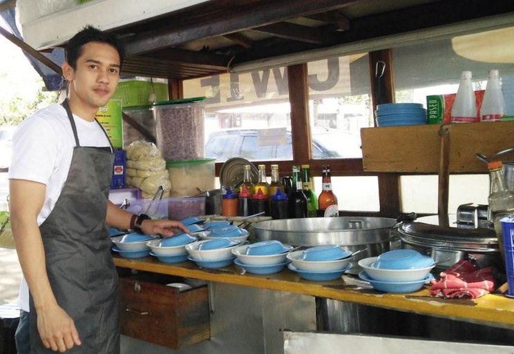 Panji Akbar Nugraha: Ganteng-Ganteng Penjual Cwie Mie itu Nggak Gampang Lho bit.ly/1ORCoEO