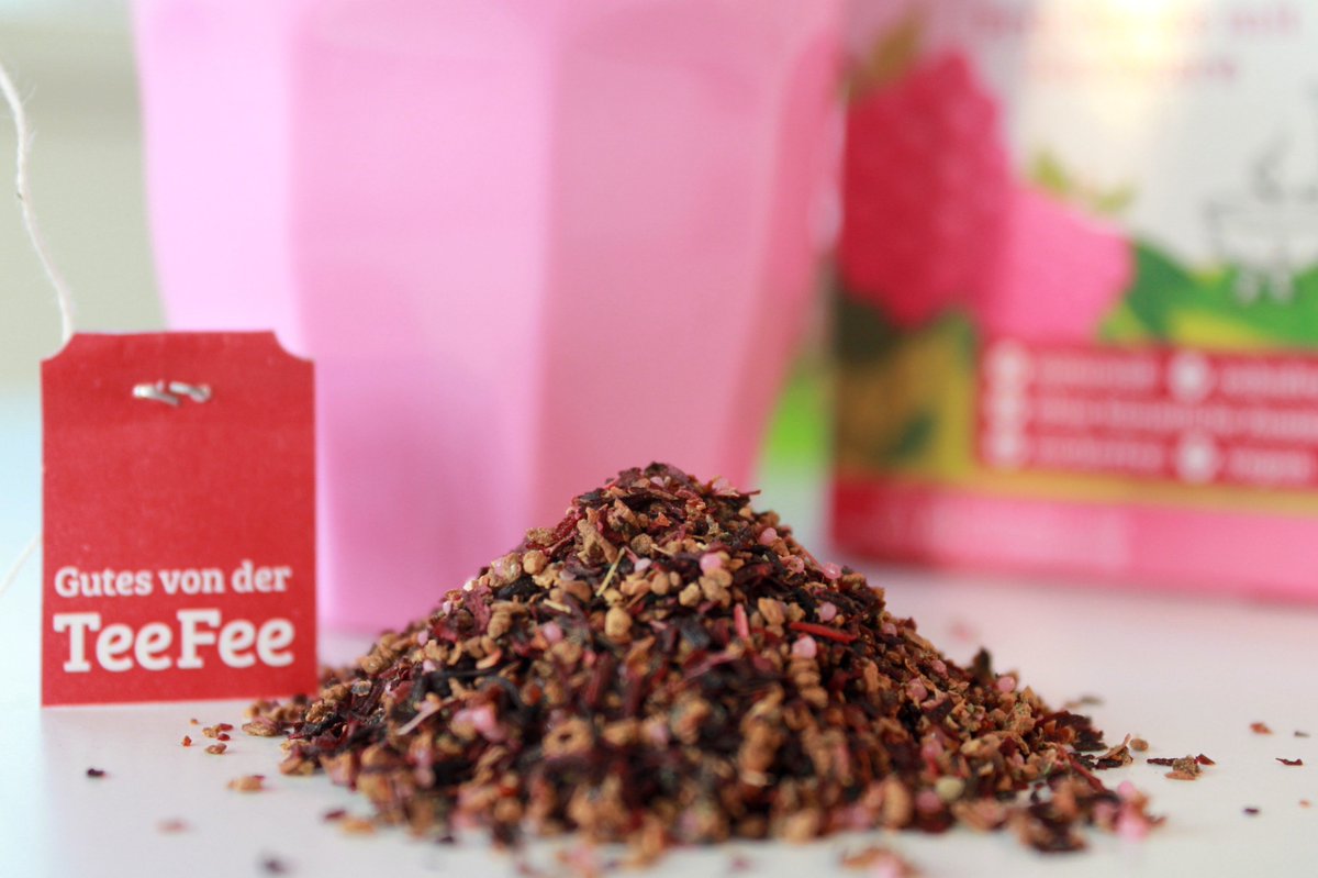 TeeFee_'s tweet photo. Hmmm..beerig lecker. Unser Bio-Kindertee (Himbeere) #duft #tea #TeeFee #rasberry https://t.co/KqSZMbUaPP